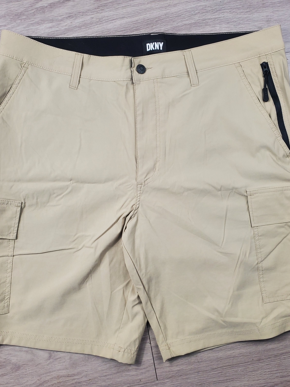 DKNY Khaki Cargo Shorts Men's Size 38 Stretch Nylon Utility Outdoor Hiking